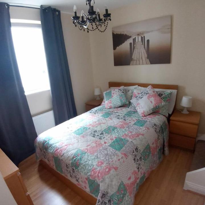 Double Room&Private Bath Near The Square Mile 런던 외부 사진