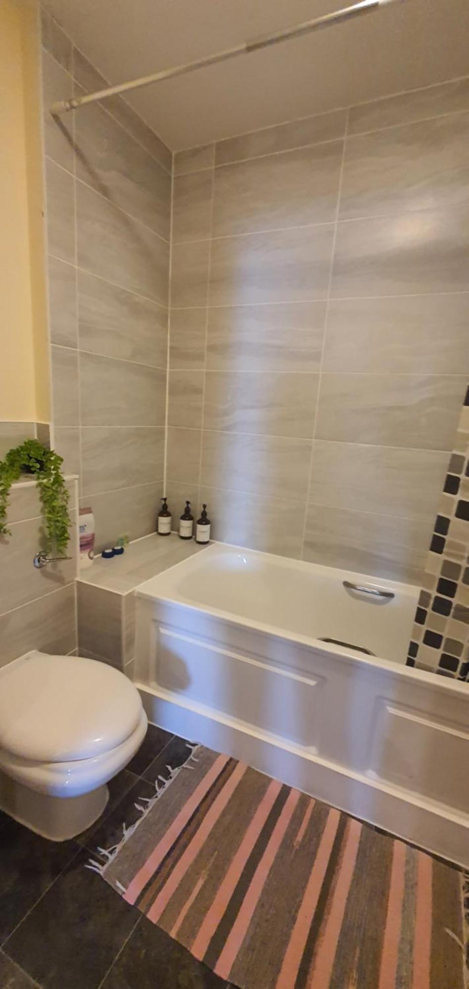 Double Room&Private Bath Near The Square Mile 런던 외부 사진