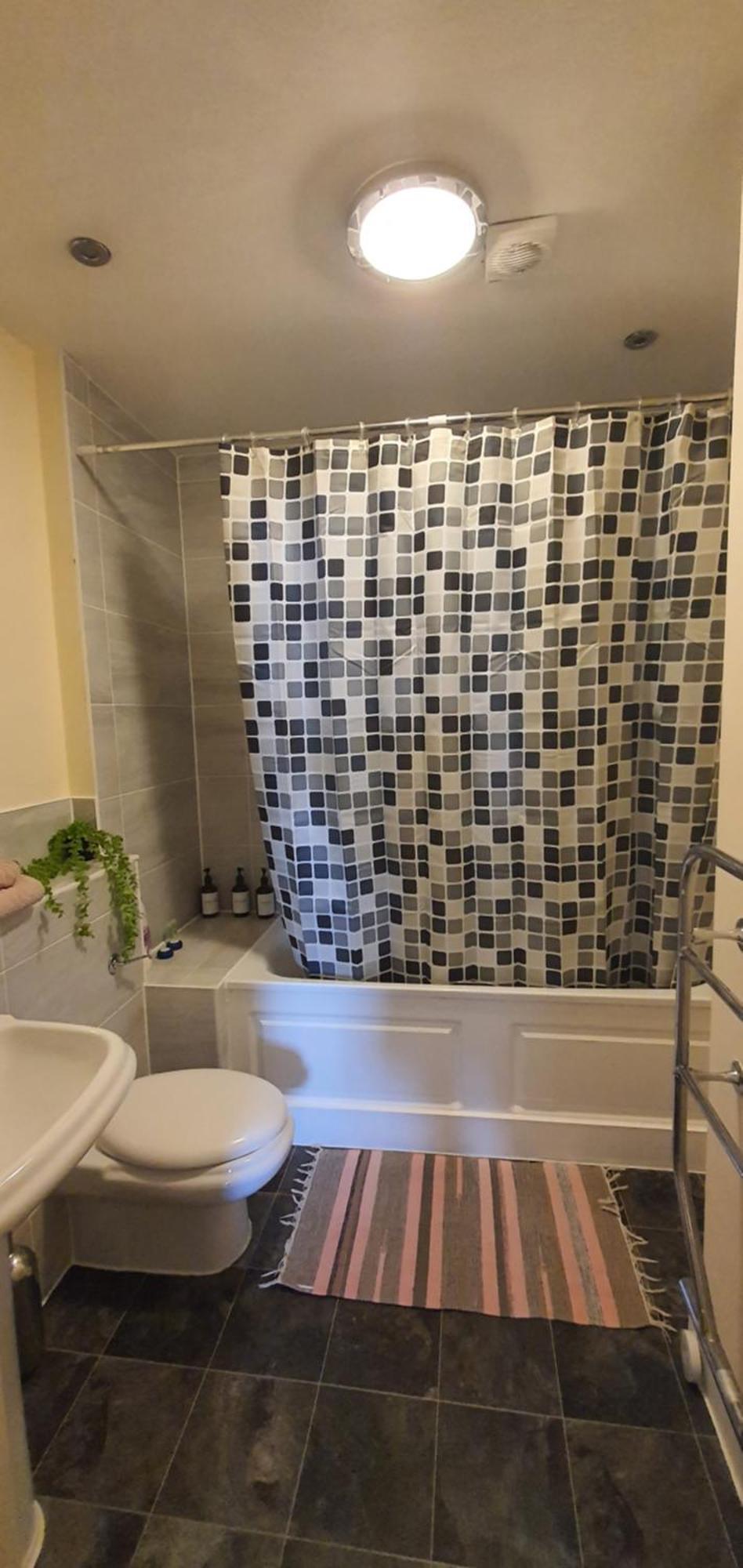 Double Room&Private Bath Near The Square Mile 런던 외부 사진